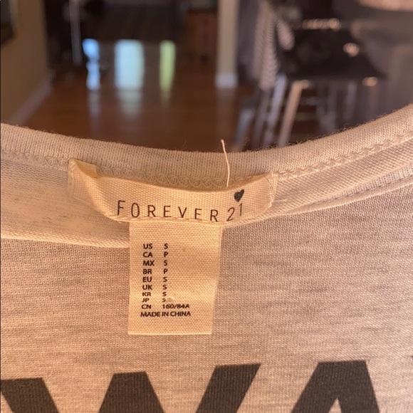 Cropped slogan tee - Picture 3 of 3